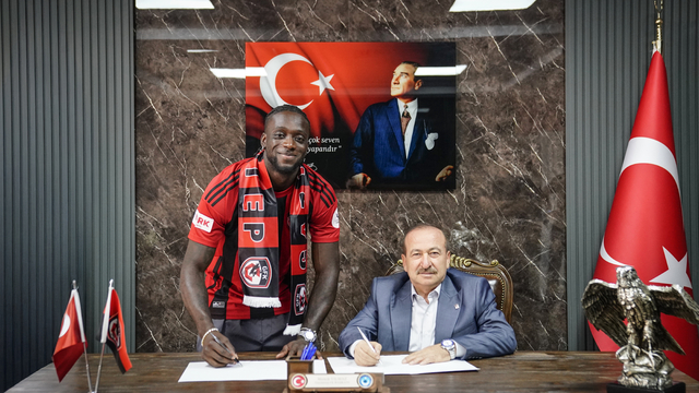 Gaziantep FK, Surinamlı savunma oyuncusu Myenty Abena'yı renklerine bağladı