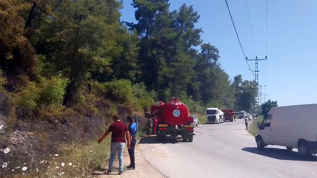 Antalya'da orman yangını kontrol altına alındı (2)