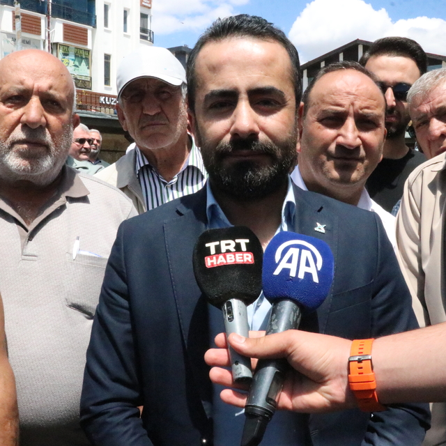 İç Anadolu'da Hazreti Muhammed'in karikatür çizimini yayımlayan dergiye tep...