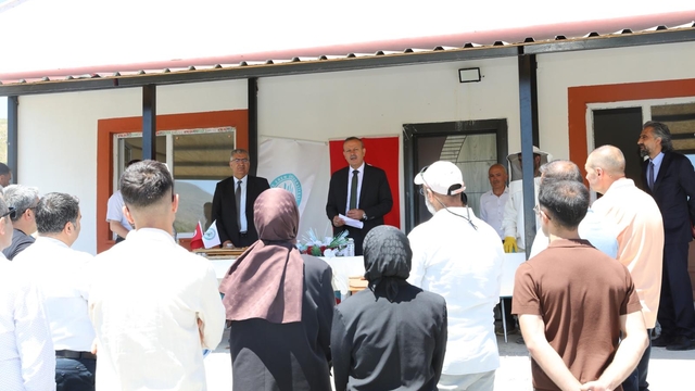 Bitlis'te arıcılık kursunu tamamlayanlara sertifikaları verildi