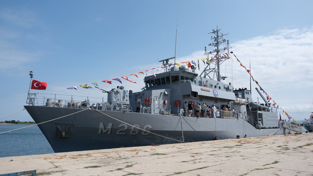 Mayın tarama gemisi "TCG Amasra", Kırklareli'nde ziyarete açıldı