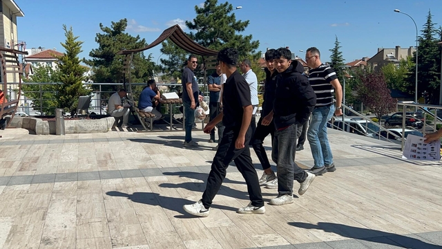 Büfeden sigara çalan 5 kişi tutuklandı