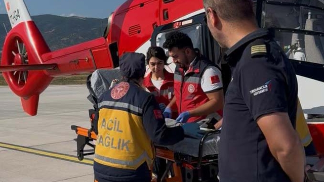 Ambulans helikopter, parmakları kopan 3 yaşındaki çocuk için havalandı