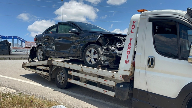 Çankırı'da aynı istikamette seyir halindeki otomobile çarpıp kaçan tır sürücüsü yakalandı