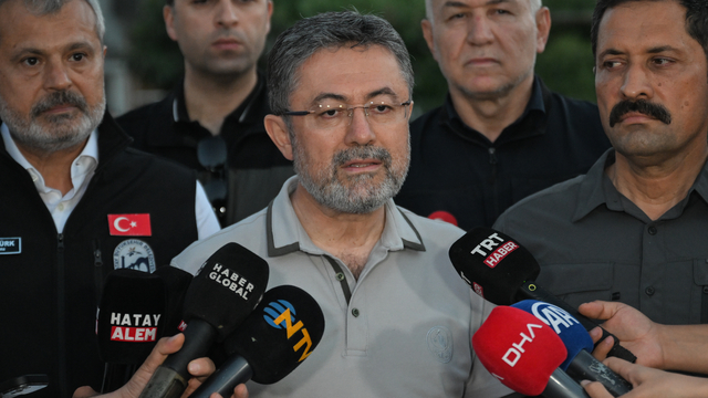 Bakan Yumaklı, Hatay'da orman yangınlarına ilişkin açıklama yaptı: (1)