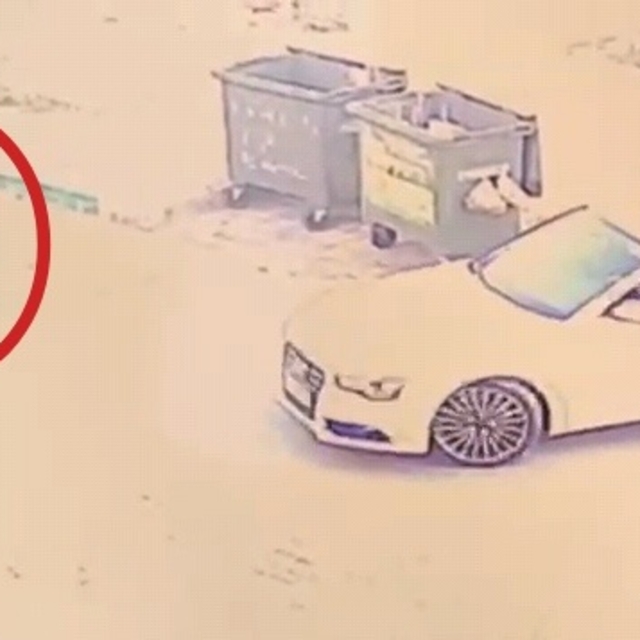 Bursa'da otomobilin çarptığı çocuk ağır yaralandı; o anlar kamerada