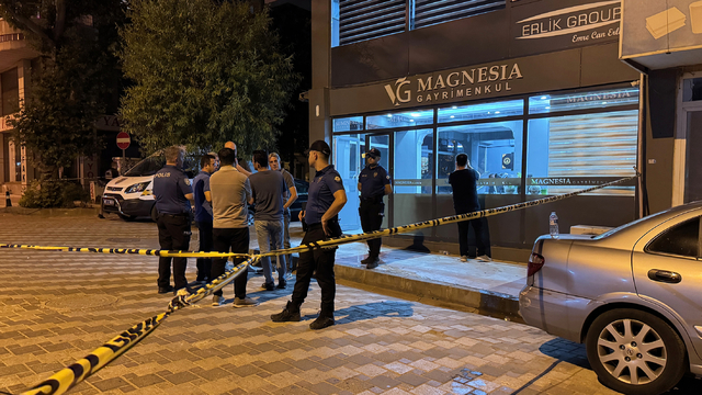 Manisa'da emlak ofisinde çıkan silahlı kavgada 1 kişi öldü, 3 kişi yaralandı