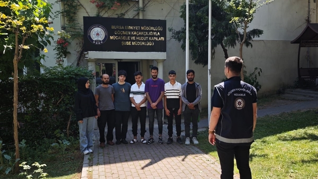 Bursa'da 7 kaçak göçmen ve 1 organizatör yakalandı