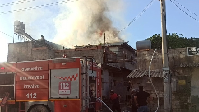 Osmaniye'de evde çıkan yangın söndürüldü