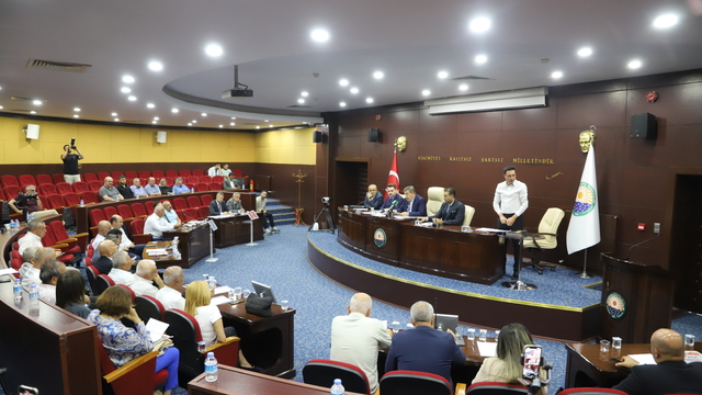 Gölbaşı'nda Hazreti Muhammed'in karikatür çizimini yayımlayan dergiye tepki