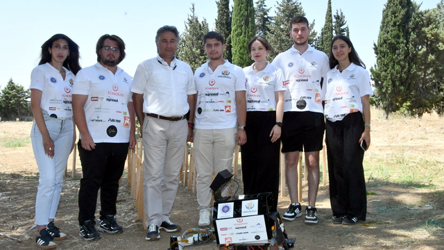 Üniversite öğrencilerinin geliştirdiği 'Tarımın Kartalı' robotu, Avrupa'dan birincilikle döndü