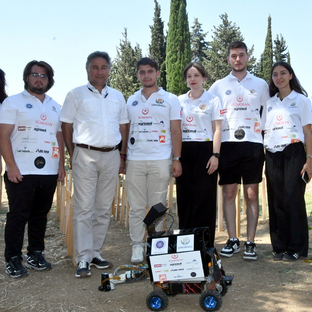 Üniversite öğrencilerinin geliştirdiği 'Tarımın Kartalı' robotu, Avrupa'dan...