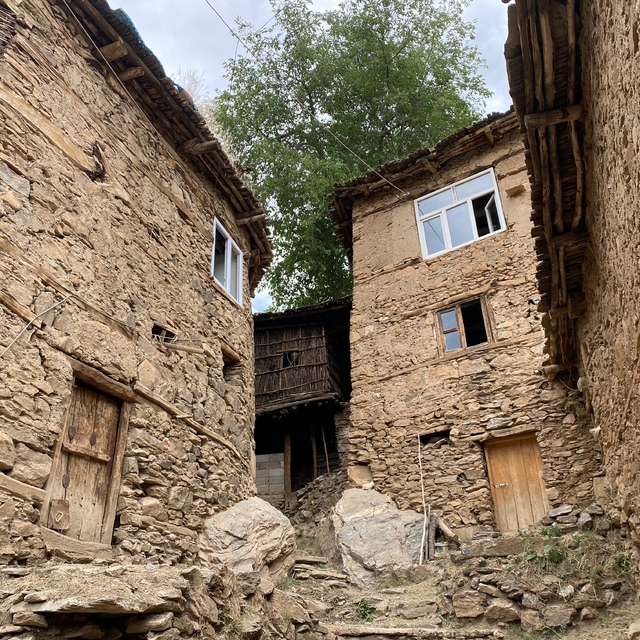 Hizan'daki taş evler fotoğraf tutkunlarının ilgisini çekiyor