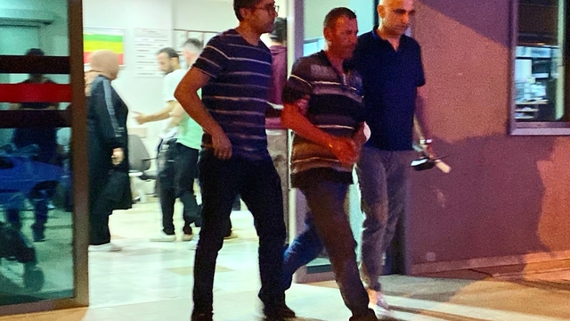 Engelliyi boğazından bıçaklayan şüpheli tutuklandı