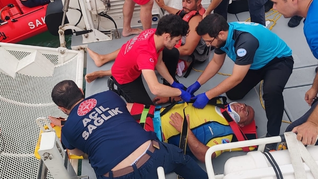 Bayram etkinliğinde deniz kazası; 2 yaralı