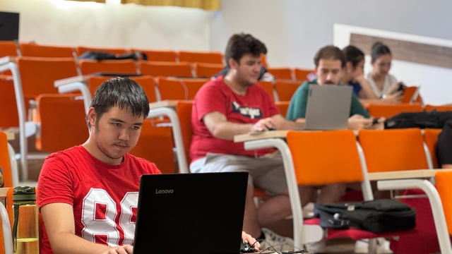 Eskişehir'de "Türk Telekom Liseliler Yazılım Kampı" başladı