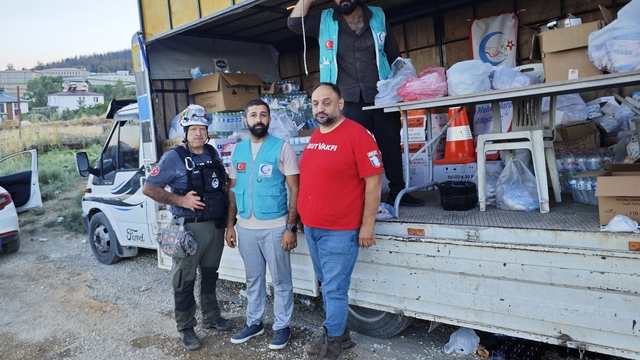 Cansuyu Derneği Niğde Şubesinden yangın bölgesindeki ekiplere kumanya desteği