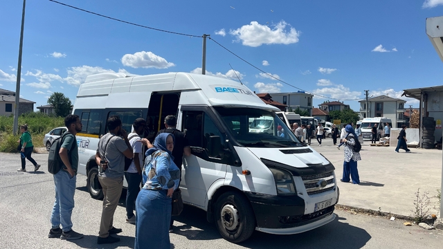 Fabrikanın tavanı çöktü; 3 işçi yaralı