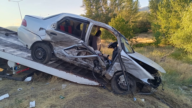 Bingöl'de iki otomobil çarpıştı: 8 yaralı
