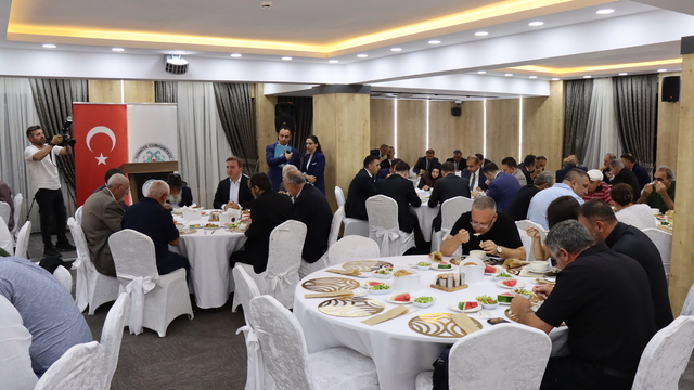 Erzincan'da muharrem ayı dolayısıyla iftar programı düzenlendi