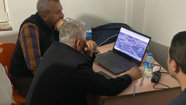 Tek motorlu uçakla dünya turuna çıkan pilot, kaza kırıma uğradı; 2 kişiye ulaşılmaya çalışılıyor (5)