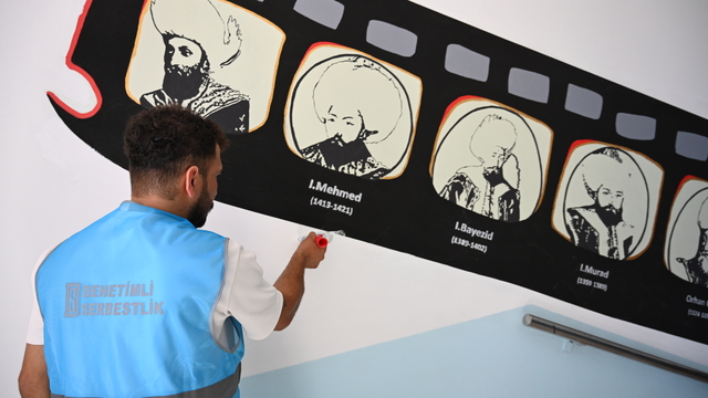 Osmaniye'de okul ve kamu binaları yükümlülerin eliyle güzelleşiyor