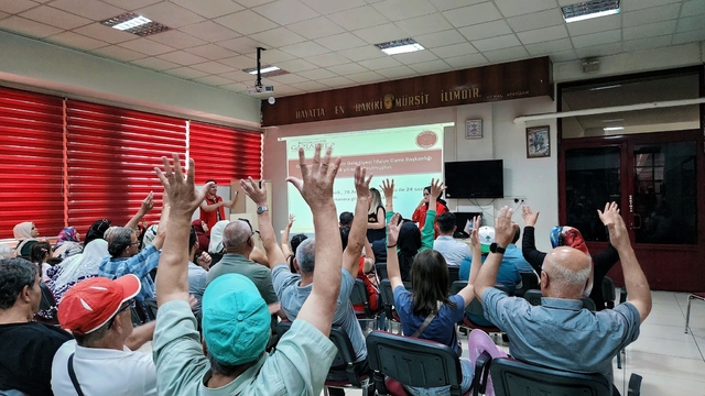 Gaziantep'te işitme engelli bireylere yangın söndürme eğitimi verildi