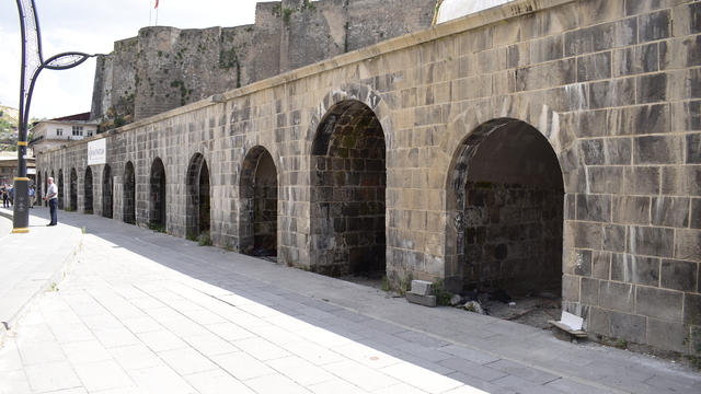 Bitlis Vakıflar Bölge Müdürlüğü 6 ilde restorasyon çalışmalarını sürdürüyor