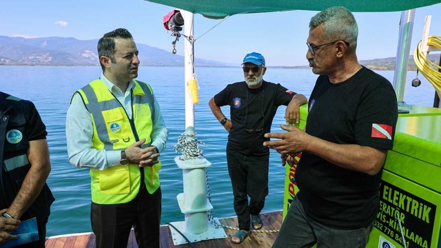 Sapanca Gölü'nün su alma hatları temizleniyor