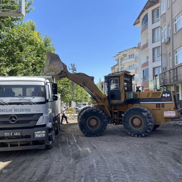 Kovancılar Belediyesi'nden yol, peyzaj ve çevre düzenleme çalışması