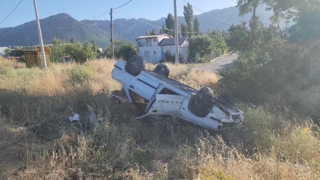 Konya'da devrilen otomobildeki 4 kişi yaralandı