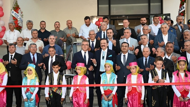 TOBB Başkanı Hisarcıklıoğlu, Seydişehir TOBB Cumhuriyet İlkokulu'nun açılışına katıldı