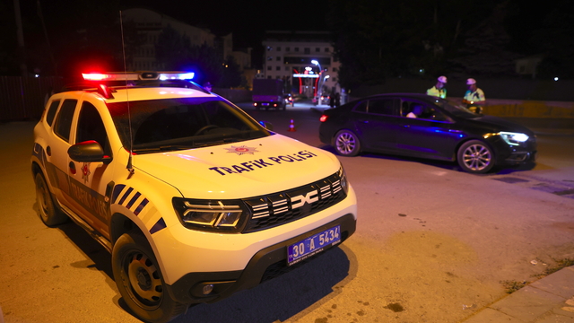Hakkari'de polis ekipleri asayiş uygulaması yaptı