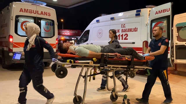 Otomobil ile çarpışan motosiklet sürücüsü ağır yaralandı