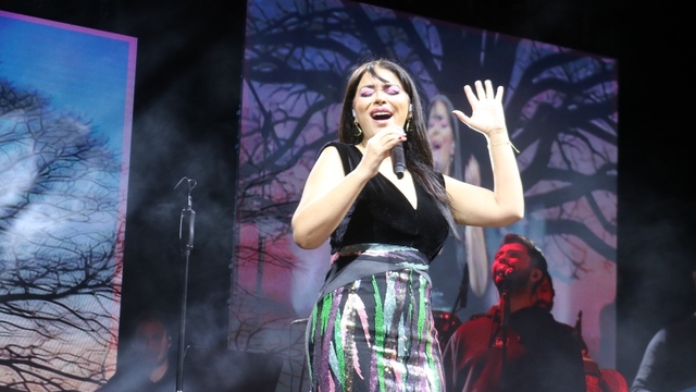 Zara, merhum sanatçı Volkan Konak için 'Al ömrümü' şarkısını seslendirdi