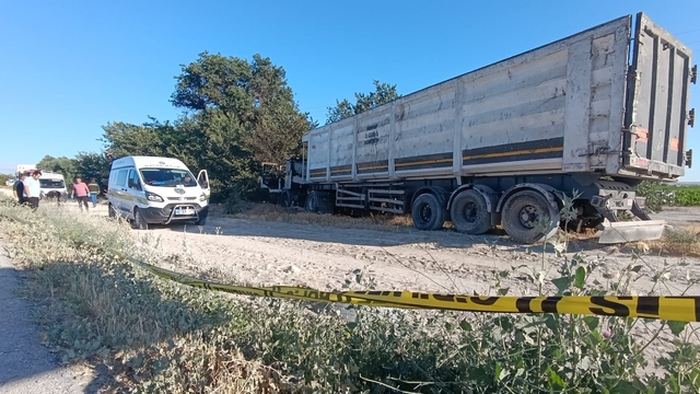 Yanan TIR'ın şoförü öldü