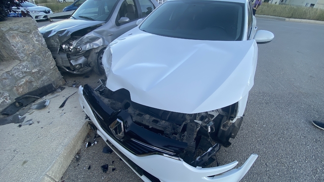 Karabük'te 2 otomobilin çarpıştığı kazada 2 kişi yaralandı