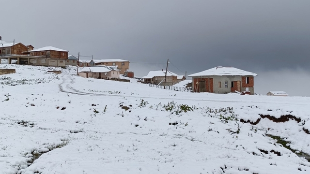 Rize'nin yaylalarında temmuz ayında kar yağışı