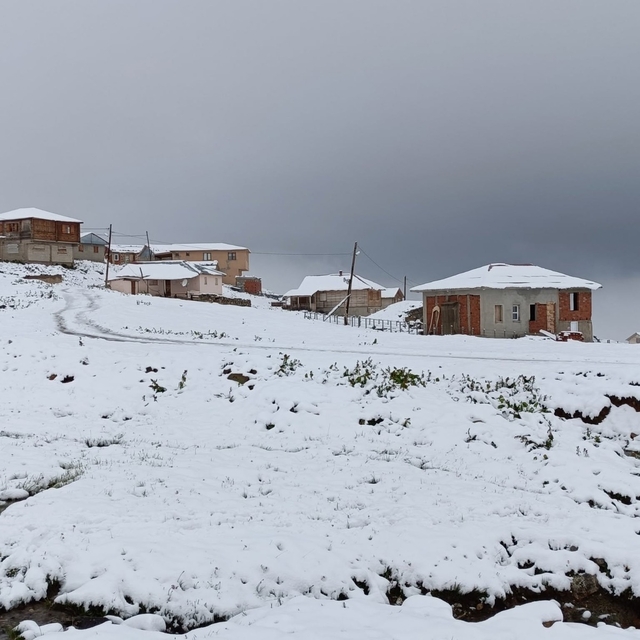 Rize'nin yaylalarında temmuz ayında kar yağışı