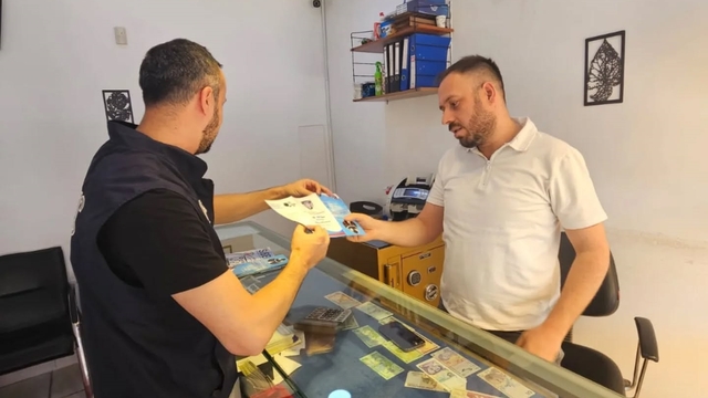 Besni'de kuyumcular dolandırıcılığa karşı bilgilendirildi