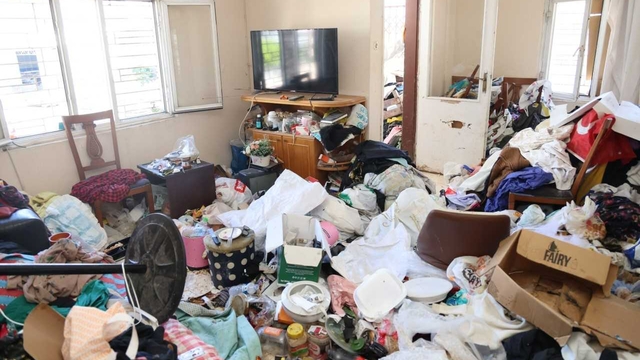 Mersin'de daha önce de temizlenen evden 6 ton çöp çıktı