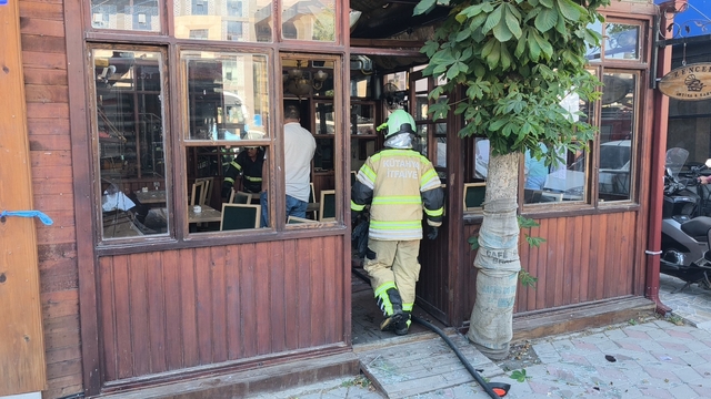 Kütahya'da kafede tüp patlaması sonucu 1 kişi yaralandı