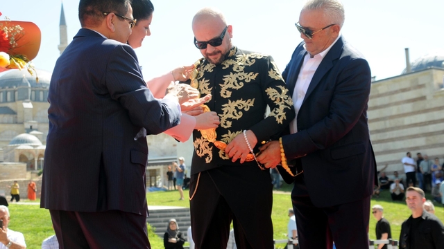 Tarihi Kırkpınar Yağlı Güreşleri'nde, geleneksel 'ağa karşılama' töreni yapıldı