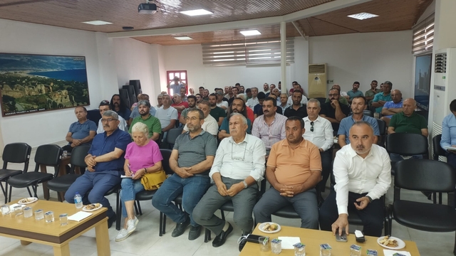 Anamur'da Muz Üreticileri Toplantısı yapıldı