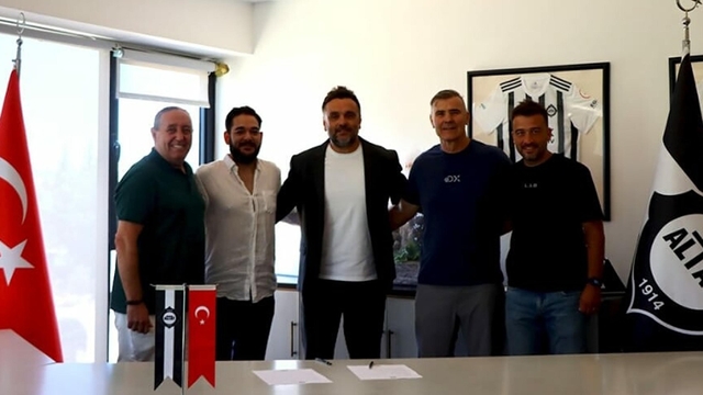 Altay'da Ramazan Kurşunlu imzaladı