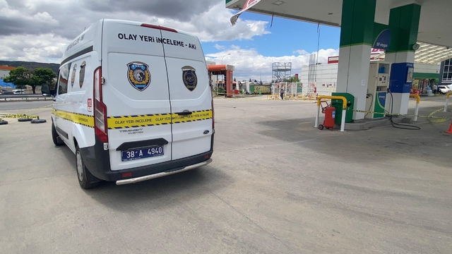 Kayseri'de silahlı bıçaklı kavgada 2 kişi yaralandı