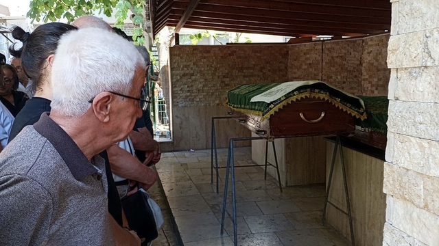 Kocaeli'de silahlı saldırıda ölen baba ve oğlu defnedildi