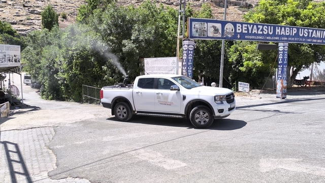 Mardin'de haşereyle mücadele için ilaçlama çalışmaları sürüyor