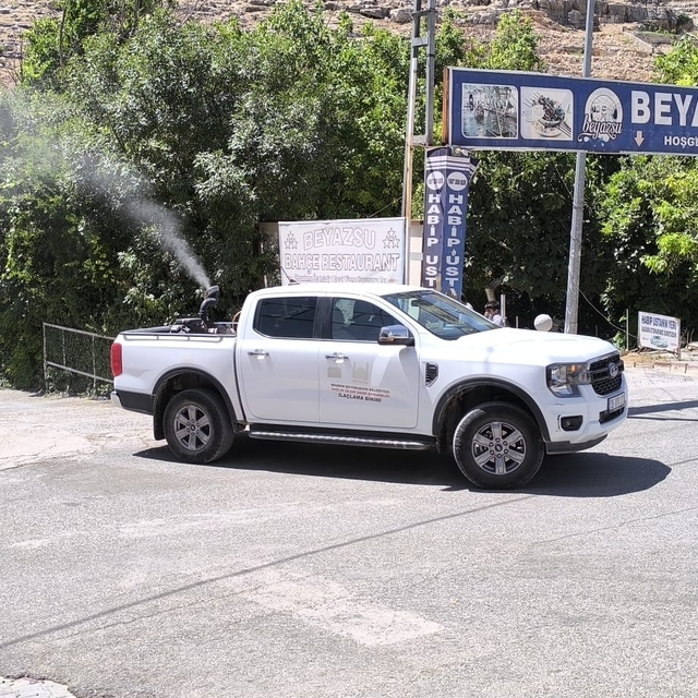 Mardin'de haşereyle mücadele için ilaçlama çalışmaları sürüyor