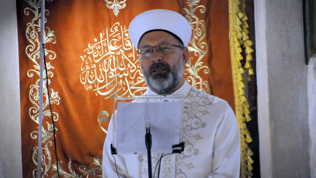 Ali Erbaş: Kutsallarımıza saldıran dahili ve harici şer odaklarına karşı uyanık olmamız gerekir